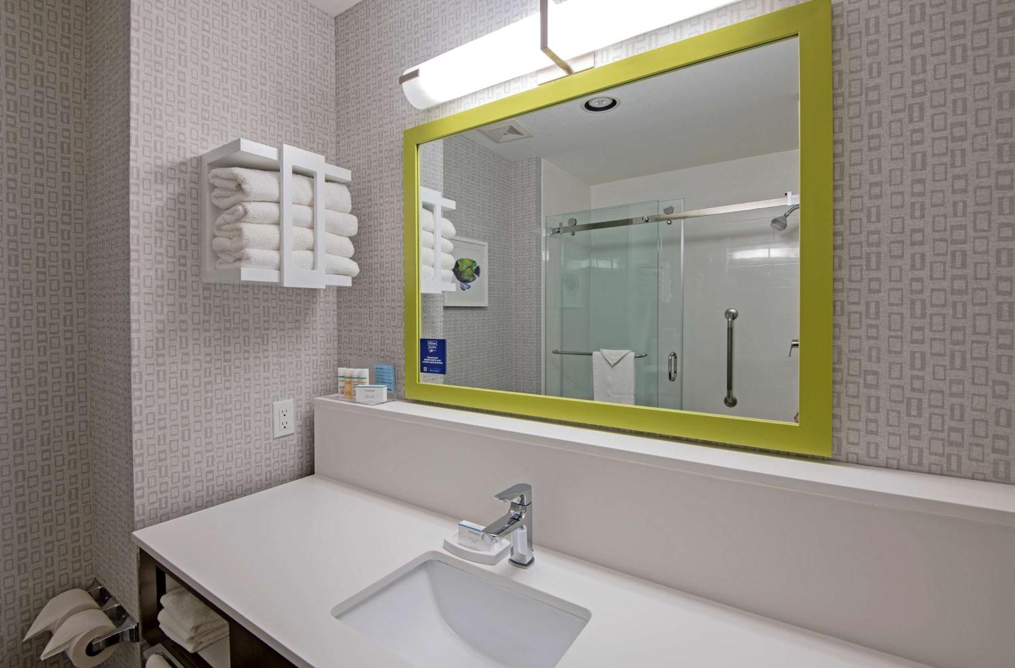 Hampton Inn By Hilton Kamloops Bagian luar foto