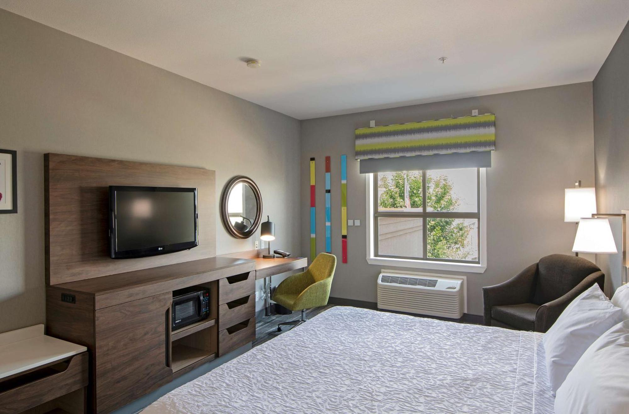 Hampton Inn By Hilton Kamloops Bagian luar foto