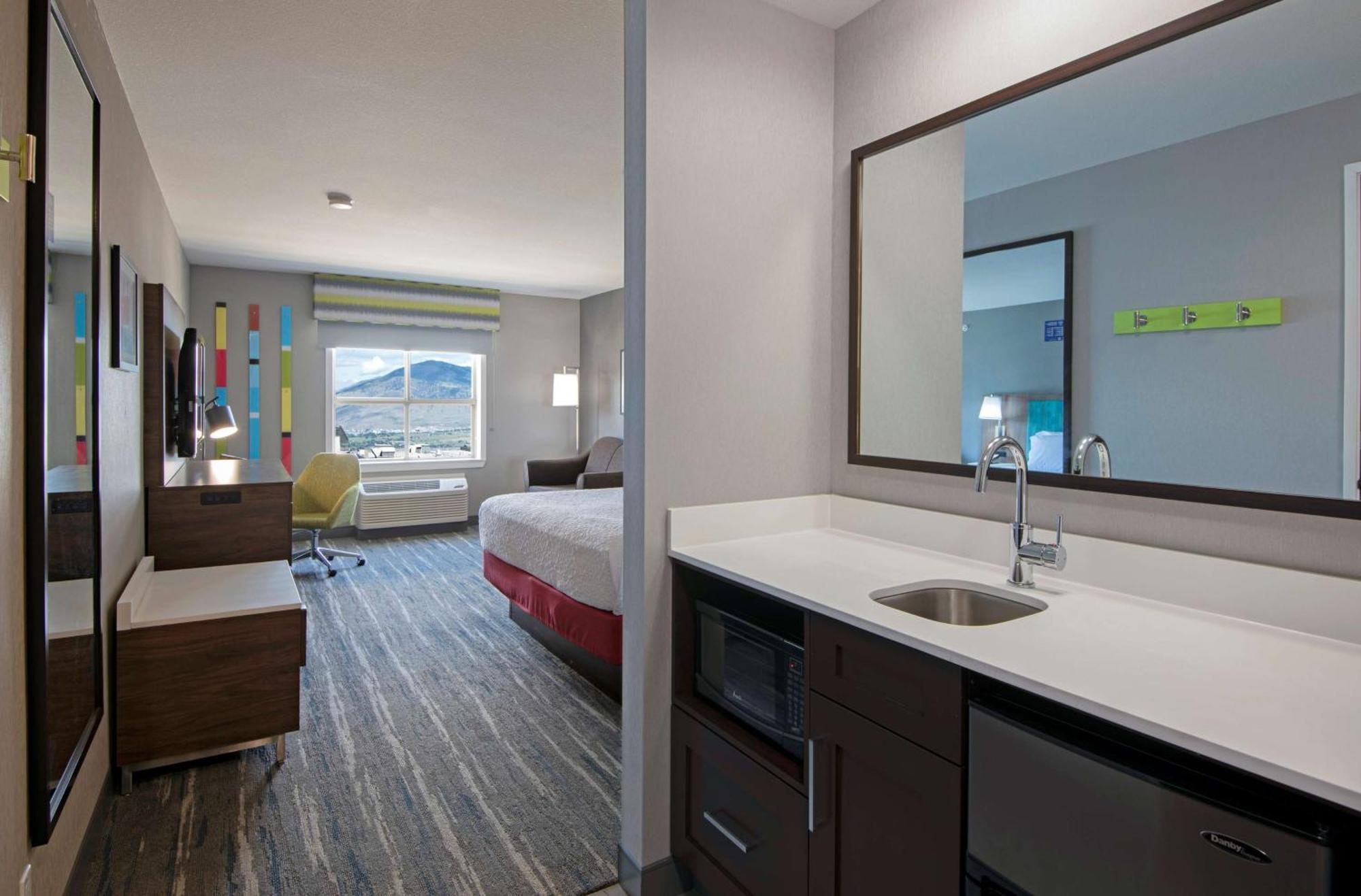 Hampton Inn By Hilton Kamloops Bagian luar foto