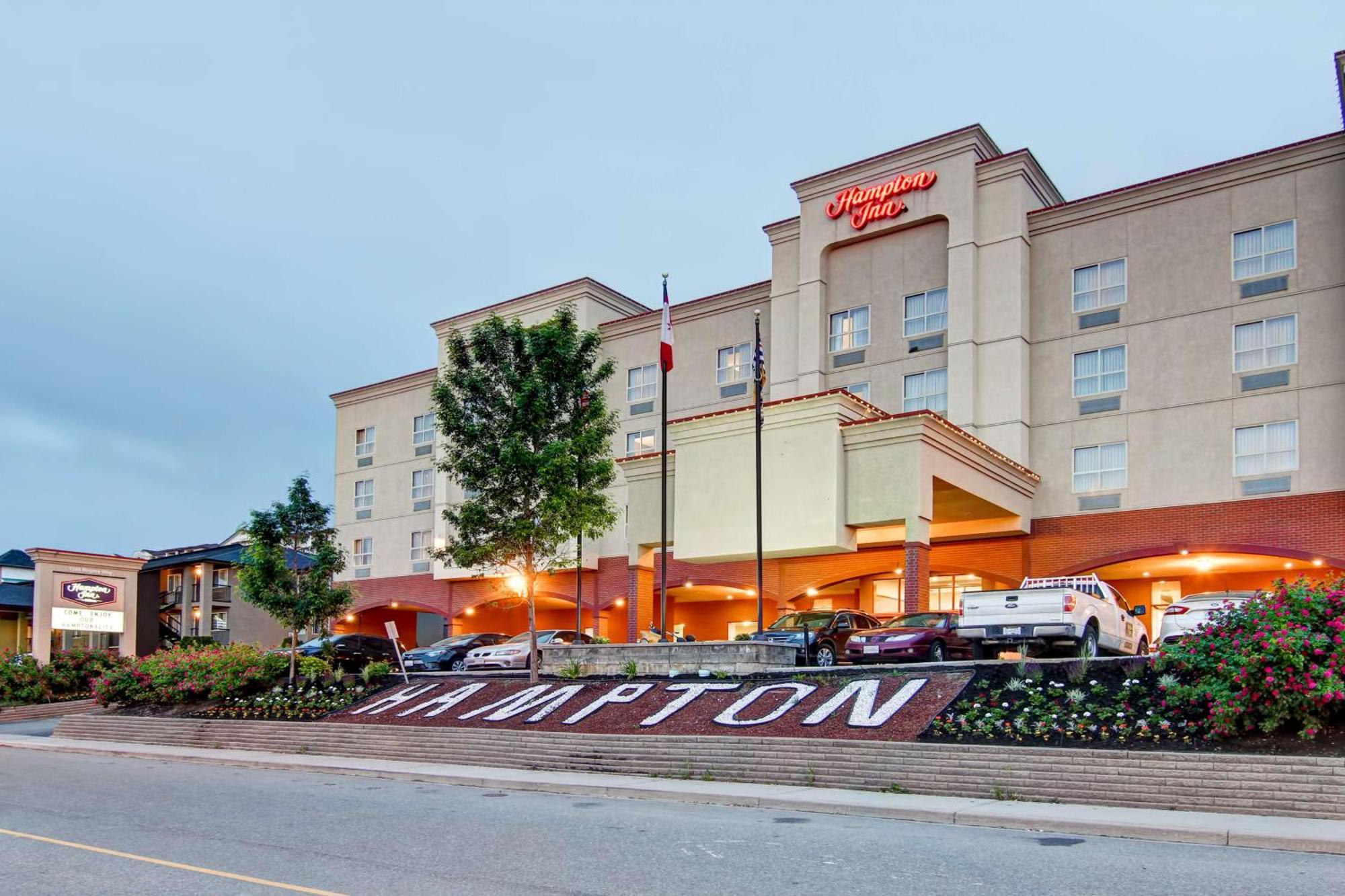 Hampton Inn By Hilton Kamloops Bagian luar foto